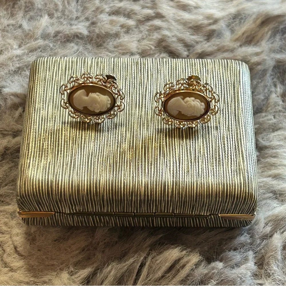 Vintage Krementz genuine carved shell cameo 14kt gold overlay earrings with box